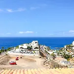 Sea&sun Paradise, Heated Pool, 2br, Parking *
