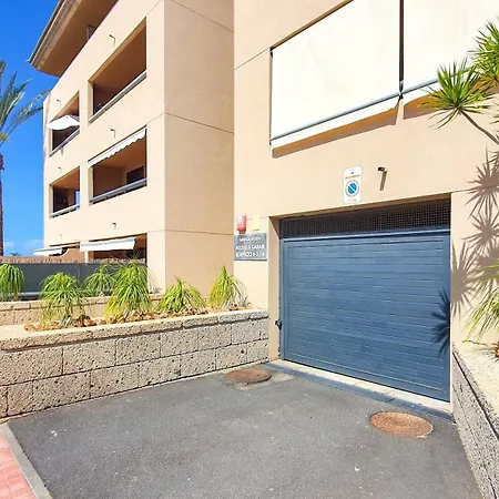 Sea&sun Paradise, Heated Pool, 2br, Parking Апартаменты