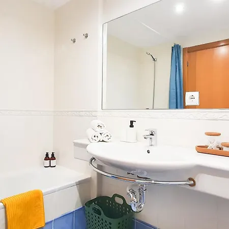 Апартаменты Sea&sun Paradise, Heated Pool, 2br, Parking *