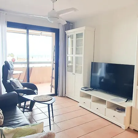 Апартаменты Sea&sun Paradise, Heated Pool, 2br, Parking