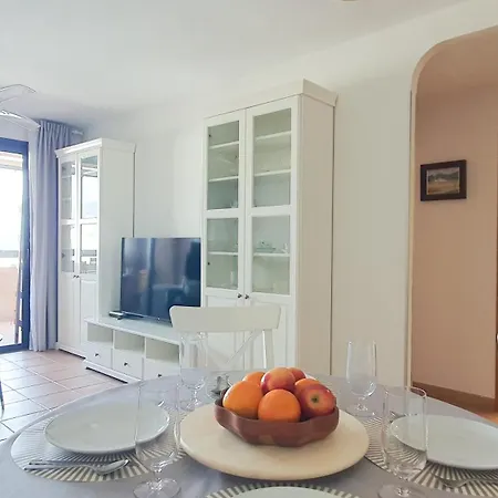 Апартаменты Sea&sun Paradise, Heated Pool, 2br, Parking Плайя-Параисо