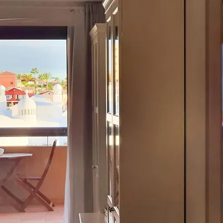 Sea&sun Paradise, Heated Pool, 2br, Parking Апартаменты