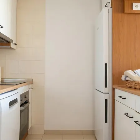 Azure Paraiso, 2br, Ocean View, Heated Pool, Parking Apartment *