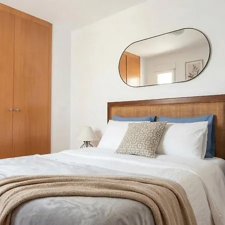 Apartment Azure Paraiso, 2Br, Ocean View, Heated Pool, Parking *