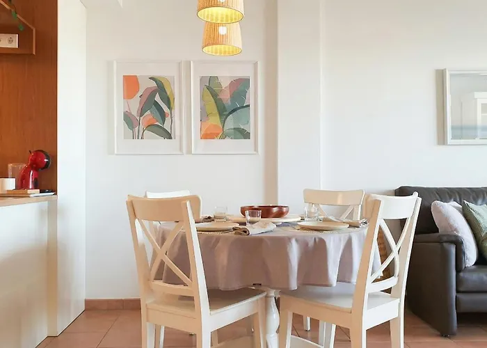Sea&sun Paradise, Heated Pool, 2br, Parking