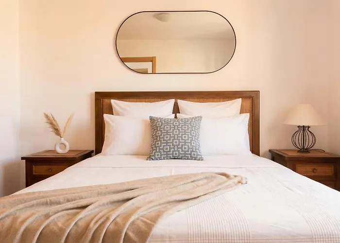 Sea&sun Paradise, Heated Pool, 2br, Parking Apartamento